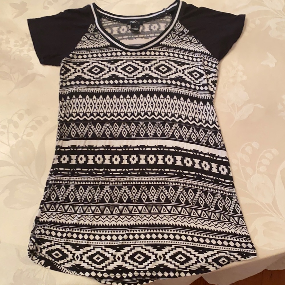 Black and White patterned t-shirt